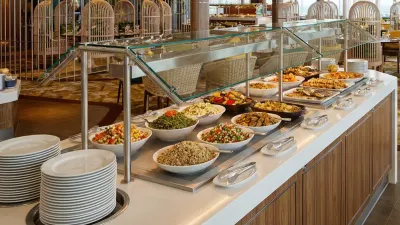 Solarium Bistro buffet line